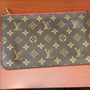 Louis Vuitton neverfull pouch